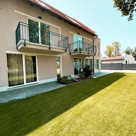 Fresh Green Wellness Apartman By Bltn 아파트 *